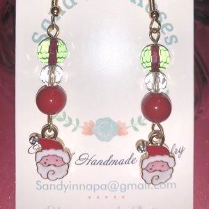 🎅Santa sparkles with crystals on these earrings